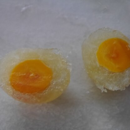 解凍したとこですが…凍らせるとこんなふうになるんですねー！卵を冷凍するなんて初めてで、なんだか感激しました！笑